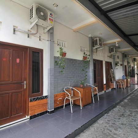 Super Oyo Capital O 2258 Santana Syariah Guest House Kartosuro Eksteriør bilde