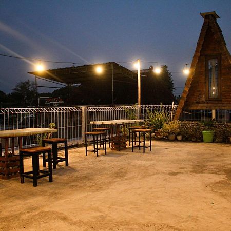 Super Oyo Capital O 2258 Santana Syariah Guest House Kartosuro Eksteriør bilde