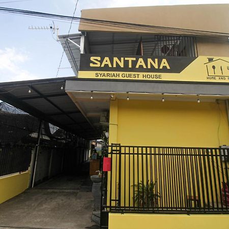 Super Oyo Capital O 2258 Santana Syariah Guest House Kartosuro Eksteriør bilde