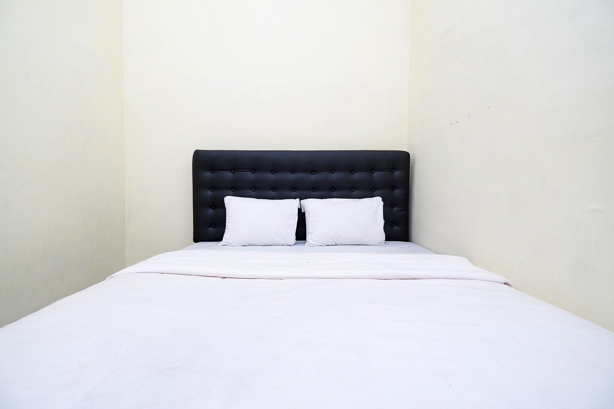 Super Oyo Capital O 2258 Santana Syariah Guest House Kartosuro Eksteriør bilde