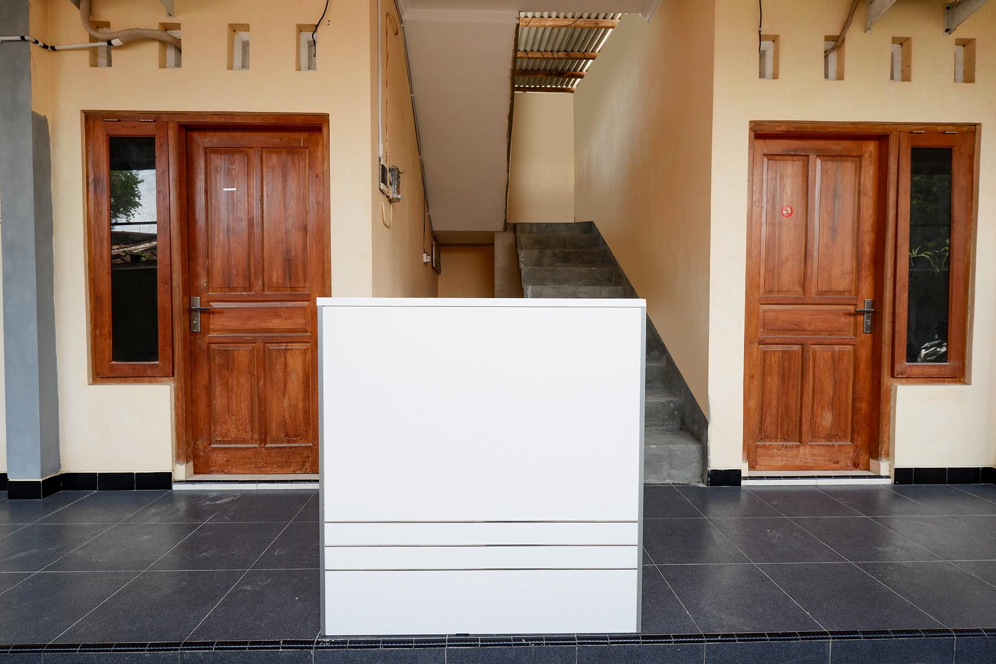 Super Oyo Capital O 2258 Santana Syariah Guest House Kartosuro Eksteriør bilde