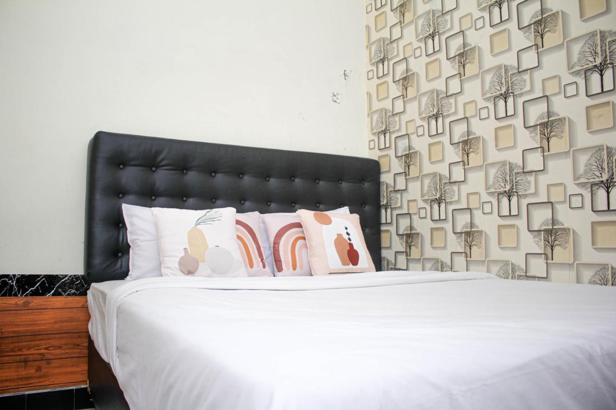 Super Oyo Capital O 2258 Santana Syariah Guest House Kartosuro Eksteriør bilde