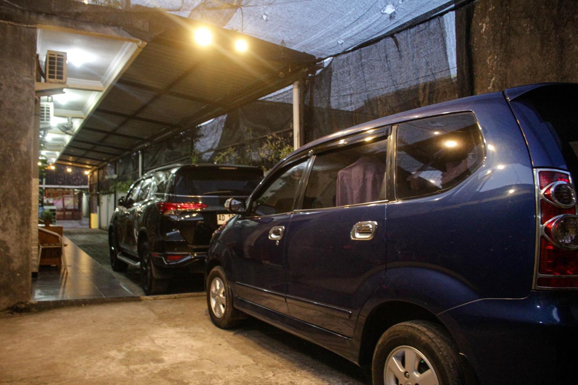 Super Oyo Capital O 2258 Santana Syariah Guest House Kartosuro Eksteriør bilde