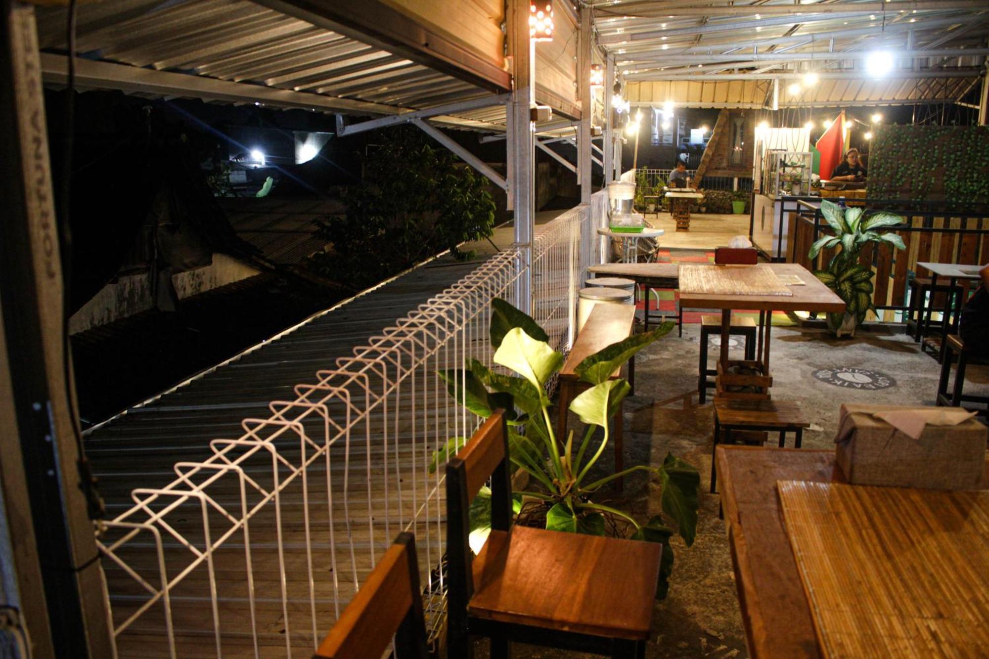 Super Oyo Capital O 2258 Santana Syariah Guest House Kartosuro Eksteriør bilde