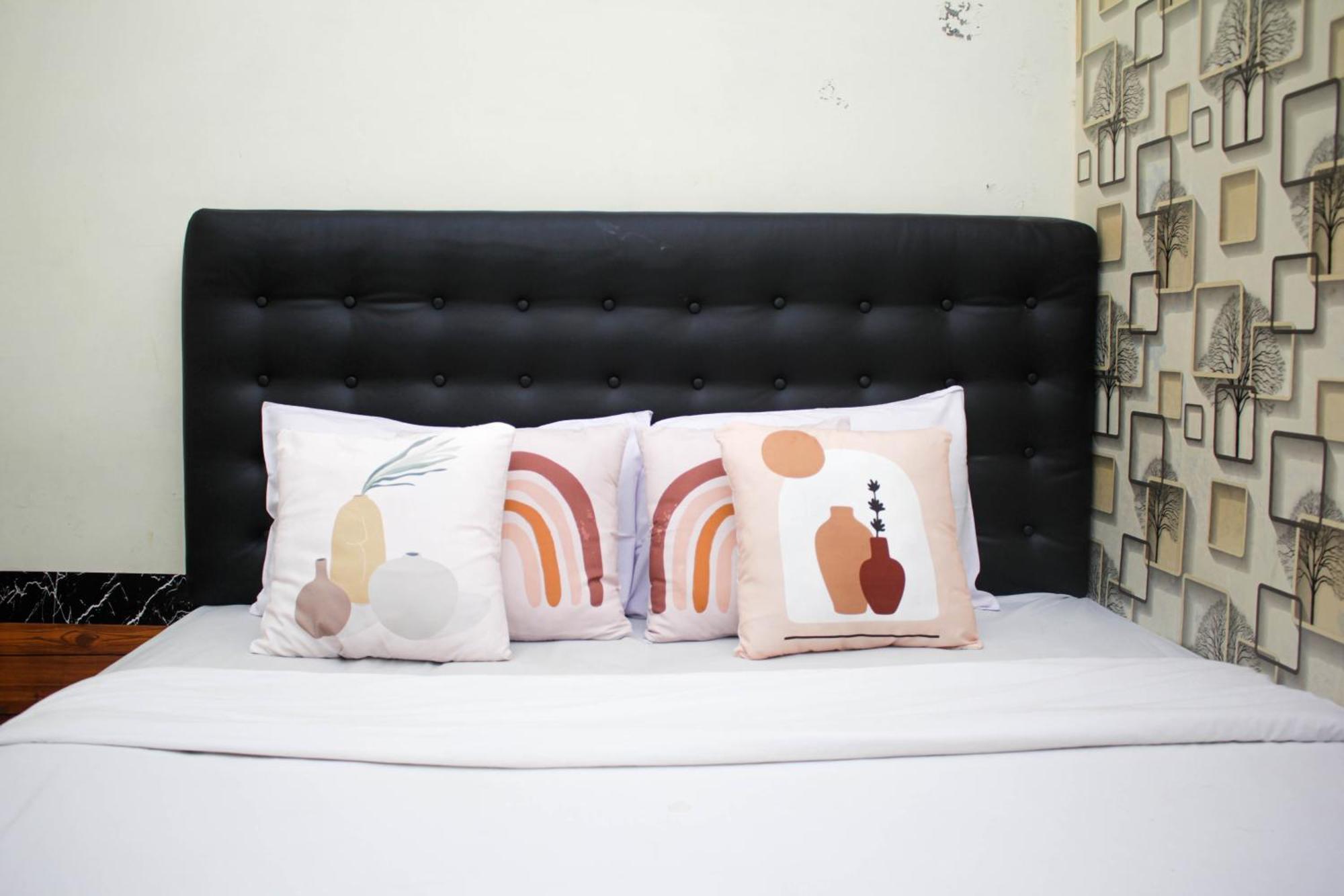 Super Oyo Capital O 2258 Santana Syariah Guest House Kartosuro Eksteriør bilde
